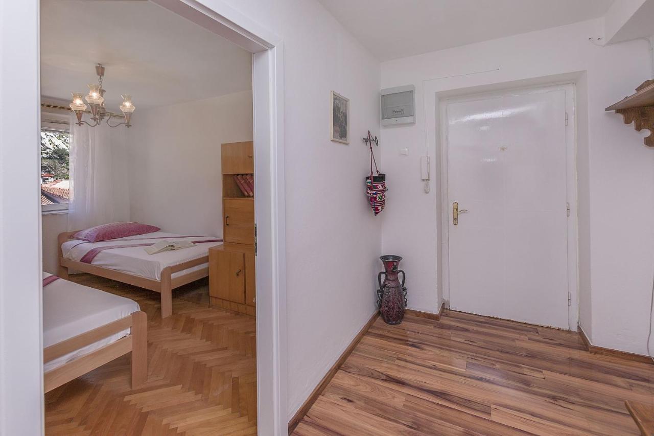 Apartment Nansy โอมิช ภายนอก รูปภาพ