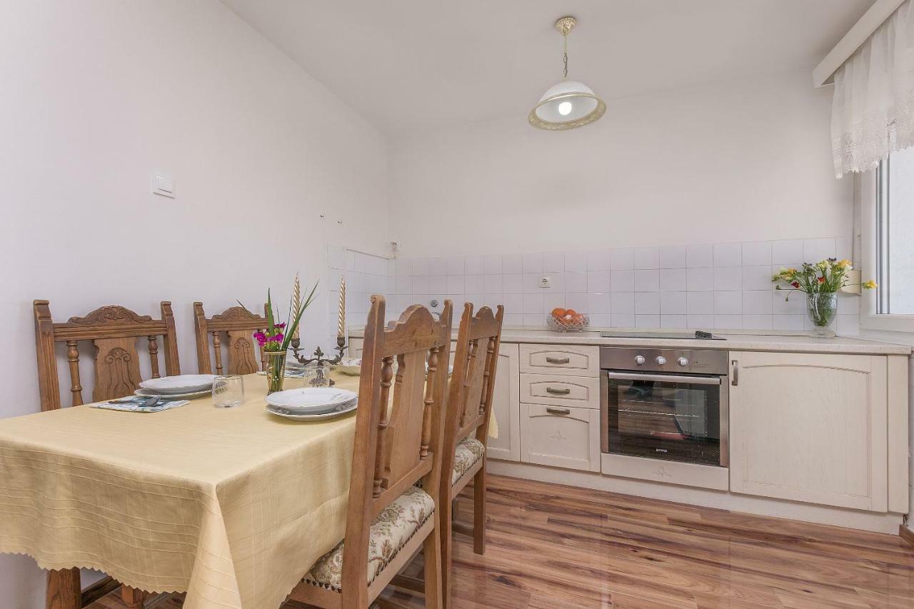 Apartment Nansy โอมิช ภายนอก รูปภาพ
