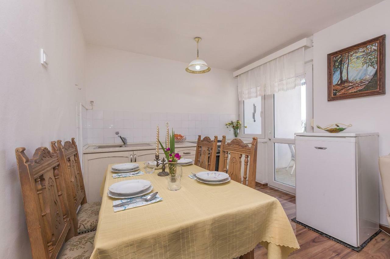 Apartment Nansy โอมิช ภายนอก รูปภาพ