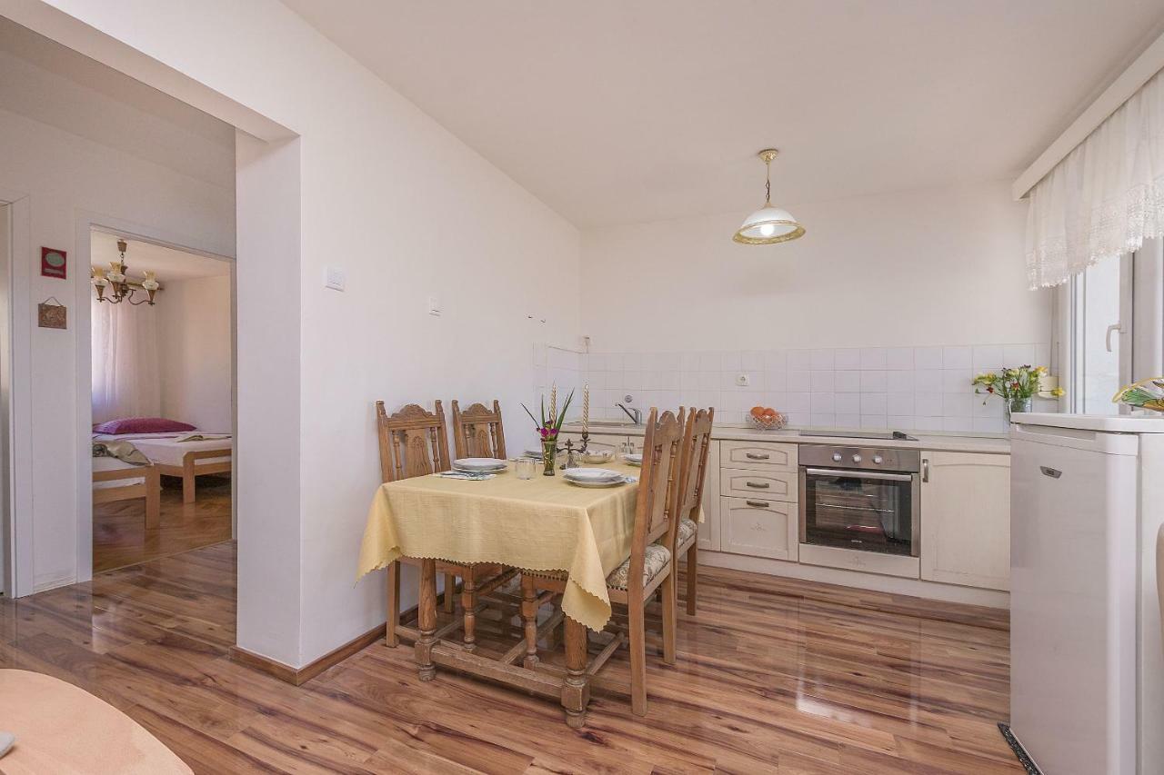 Apartment Nansy โอมิช ห้อง รูปภาพ